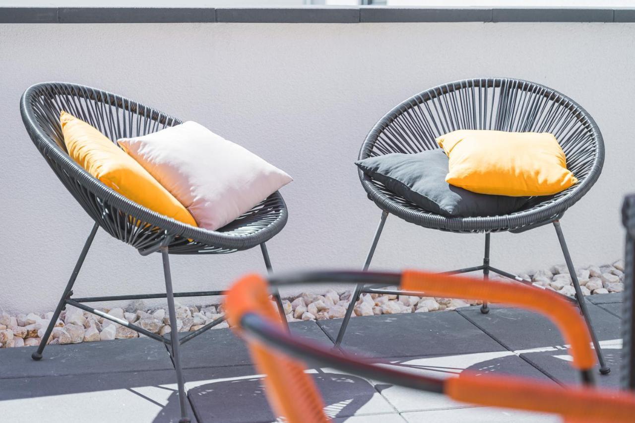Golden Home With Barbecue, Yoga, Football Table ซินส์ไฮม์ ภายนอก รูปภาพ