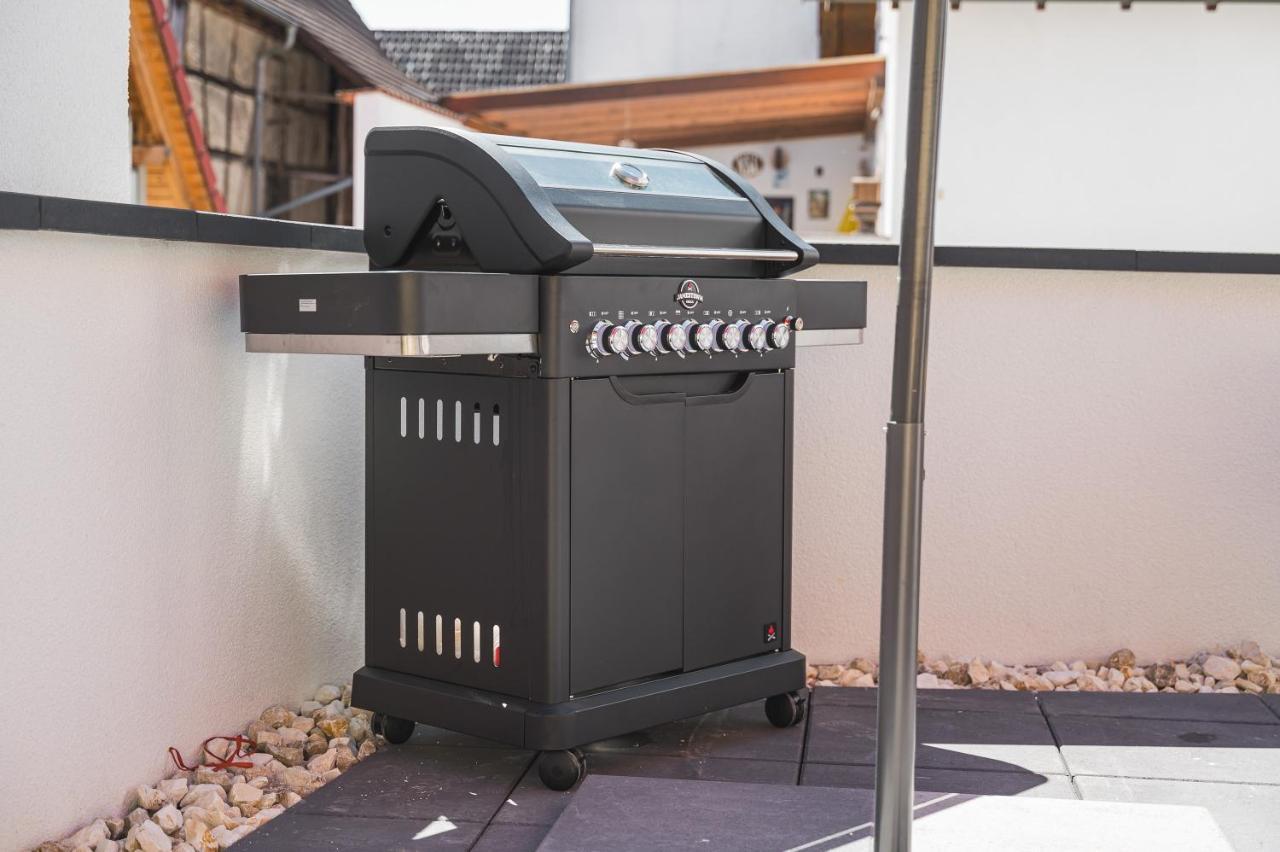 Golden Home With Barbecue, Yoga, Football Table ซินส์ไฮม์ ภายนอก รูปภาพ