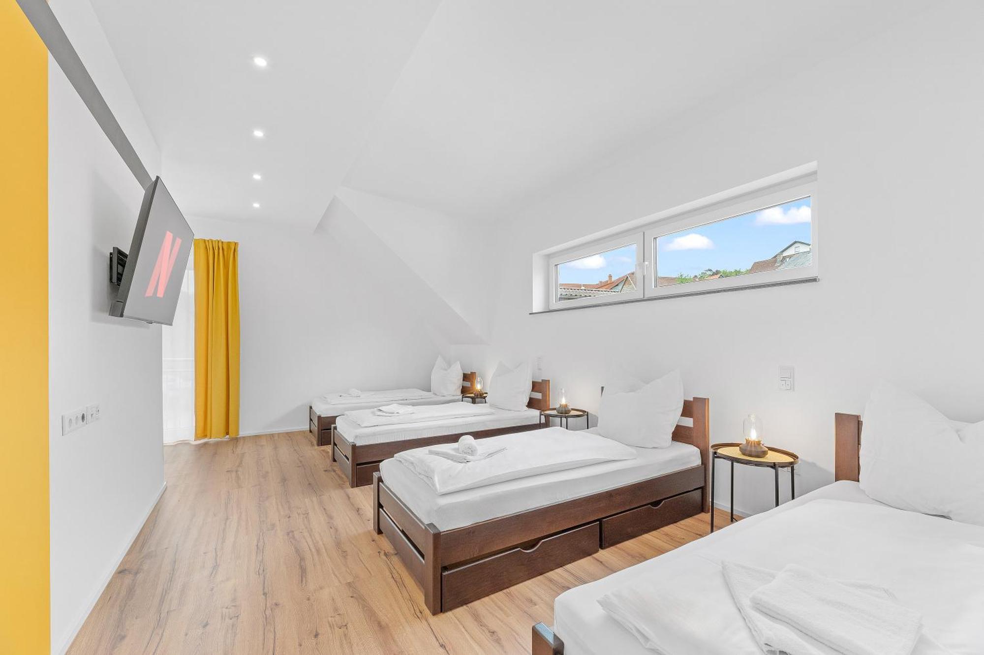 Golden Home With Barbecue, Yoga, Football Table ซินส์ไฮม์ ภายนอก รูปภาพ
